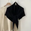 Klassieke zwarte 100% wol driehoekige sjaal, zachte gebreide warme nekwarmer voor de winter. - Zwart