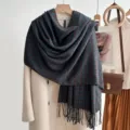 Blauw bruine houndstooth winter sjaal met franjes, zachte kasjmier gevoel nekwarmer stijlvol. - Cyaan