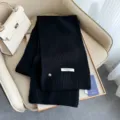 Einfarbiger, warmer Woll-Knüpfschal für Herbst und Winter, weicher klassischer Unisex-Wärmer. - Schwarz