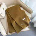 Senfgelber Merinowoll Schal gestrickt, weiches warmes Winter Accessoire fuer Damen und Herren. - Gelb-Kaffee