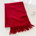 Sciarpa spessa in misto lana rossa tinta unita con frange, accessorio caldo invernale. - Rosso scuro / Circa 200cm