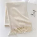 Sciarpa spessa in misto lana tinta unita con eleganti frange, calda e morbida per inverno. - Bianco avorio / Circa 200cm