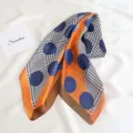 Zomer nieuwe bedrukte professionele zijden sjaal, Koreaanse stijl kleine vierkante sjaal. - Grote oranje polkadots