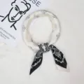 Foulard carré noir et blanc à imprimé cachemire style soie pour femme mode élégante - Paisley Noir