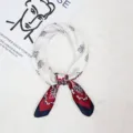 Petit carre en soie artificielle imprime style koreen, foulard elegante pour femme mode. - Paisley Rouge