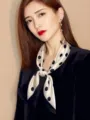 Foulard carré imitation soie imprimé style coréen pour femmes foulard professionnel élégant - Blanc à Pois