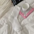 Weisse Damen Socken mit Spitzenbesatz, Sommer dunne atmungsaktive Netz Baumwollsocken einfarbig. - Einheitsgröße / 1 Paar / Weiß
