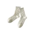 Weiße gestreifte Strick-Socken für Damen, klassisches Rautenmuster Freizeitsocken. - Vertikal Gerippt