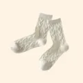 Weiße Damen Socken Baumwoll Strick Zopfmuster Mittlere Röhre Socken Süß Lässig Alltag Stil - Einheitsgröße / Vertikales Y-Muster