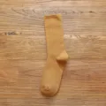Einfarbige Damen Baumwoll Socken mittellang, bequeme Freizeitsocken im Retro Design. - Einheitsgröße / Flachschnitt-Stil / Kurkuma
