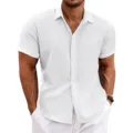 Detailansicht des lässigen Herren Kurzarm Sommershirts in Weiß mit klassischem Reverskragen. - S / Weiß