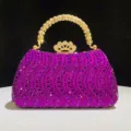 Bolso de noche de estrass violeta con asa dorada y cierre de corona para boda y fiesta. - Púrpura