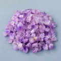 Vue détaillée d'amas d'améthyste brute, pierres de cristal violet naturel pour décoration. - Environ 1,5-2 cm / Amas d'améthyste 1000 g