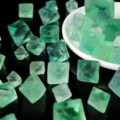 Natural green fluorite crystal stones, raw rough crystal for aromatherapy and degaussing decor. - 0.5-1cm