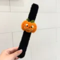 Halloween Plüsch Schnapparmband mit tollem orangenem Kürbis für Party Geschenke. - Plüsch-Kürbis