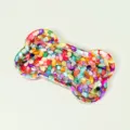 Bunte Schale aus Harz mit Bruchstein in Knochenform, Variante für Schmuck und Accessoires. - Knochen / Siebenfarbige Muschel