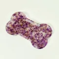 Knochenförmige Harzschale mit Amethystsplittern und Goldfolie zur Schmuckaufbewahrung dekorieren. - Knochen / Amethyst