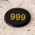 Schwarzer Sorgenstein mit goldener 999, glatter Handmassagestein zur Dekoration und Entspannung. - Obsidian (999)