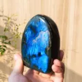 Natürlich polierter blauer Blitz Labradorit Kristall Handschmuck Mineralprobe deco - Unregelmäßig 550-600g