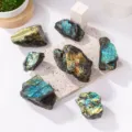 Natürlicher Labradorit Rohstein Kristall Ornament für DIY Aromatherapie und Aquarium. - Natürlicher Labradorit-Rohstein / 30-60g Packung