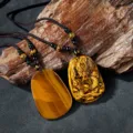 Pendentif dragon sculpté en pierre œil de tigre naturelle collier feng shui pour unisexe. - Style de Pendentif Dragon / L