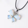 Prachtige Opaal Vlinder Hanger Ketting Synthetische Edelsteen Legering Sieraden - Met Leren Koord / Opaal