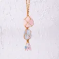 Ciondolo in cristallo macramé di pietra naturale con quarzo rosa e celestina per auto. - Quarzo Rosa + Celestina