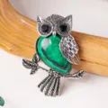 Vintage green stone owl pendant necklace, antique silver animal jewelry sweater chain accessory. - Malachite