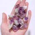 Natürliche rohe Amethyst Kristall Stufen und Rohsteine für Heimdekoration und Heilung. - Amethyst Zähne Chips / 100.00g