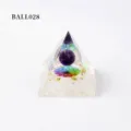 Harz Kristall Pyramide mit Amethyst Kugel und Goldfolie fur Heim und Auto Dekoration. - Weißer Kristall und Purpurkugel Stil (BALL028)