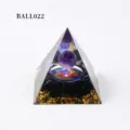 Orgonit Kristall Pyramide mit lila Stein Kugel und Goldfolie für Heim und Auto. - Obsidian-Kies und lila Kugel Stil (BALL022)