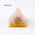 Harz Kristall Pyramide Ornament mit rosa Steinen und Goldfolie fuer Haus Auto Dekor. - Rosa Kristallkies und Goldene Spirale Stil (BALL031)