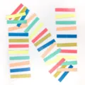 Bunte Papiergirlande fuer Partydekoration, Geburtstags-Haengedekoration, hell und festlich. - 1,5 m Bunte Streifen-Girlande