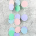 Colorful round paper garland 2m long, perfect for birthday parties, weddings and holiday decor. - Pink Blue Green Purple