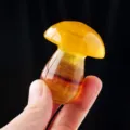 Ornement de pierre sculpté de champignon en cristal de fluorite jaune naturelle déco. - Ornement de Champignon en Fluorite Jaune