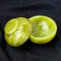 Natürliche Kristallstein kleine Schale, polierte Entmagnetisierungsschale für Tisch. - Xiu Jade