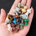 Natuurlijke kristallen tovenhoed paddestoel hanger edelsteen ketting sieraden groothandel - Tovenaarshoed Paddestoel Hanger (Glanzend Zilveren Muts) / Willekeurige stijl