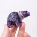Natürlicher Amethyst Kristall Bär Figur Handgeschnitztes Tier Ornament für Deko - Traumhaft Lila Eisbär / 6.3*3.8*3CM