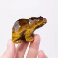 Natürlicher Tigerauge Stein geschnitzte Tierfigur, exquisite Kristall Heimdeko Skulptur. - Tigerauge Eisbär / 6.3*3.8*3CM