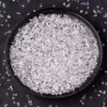 Natürliche weiße Kristallkieschips für Aquarium Vasenfüller und Aromatherapie Stein. - Hochtransparente Qualität Bergkristall-Splitter 5-7mm / 100g Packung