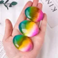 Natürlicher Regenbogen-Selenit-Handschmeichler, glatter ovaler Heilkristall zur Entspannung. - Ca. 5cm / Galvanisierter Selenit Handstein