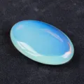 Glatter, polierter ovaler blauer Opalit Cabochon Edelstein fuer Schmuckherstellung Handwerk. - Opalit (Synthetisch) / Ca. 5-6 cm