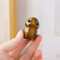 Natürlicher Tigerauge Kristall geschnitzter Monster Elf Figur Taschenstein Mikro Landschaft - Tigerauge Pilz Elf