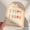 Handgemaakte neppe nagels in Franse stijl met schattige rode harten en 3D strik voor dames - Stijl 3