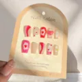 Unghie fatte a mano, dolce stile occhio di gatto rosa con cuori 3D e motivi di fragole. - Stile 12