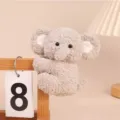 Niedlicher Plüsch Elefant Püppchen Detail, weicher grauer Stoff Umarmung Clip Deko für Schreibtisch. - Elefant