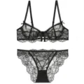 Schwarzes Spitzen-Lingerie-Set mit ultradünnem, transparenten BH und passendem Höschen. - 70B / Set / Schwarz
