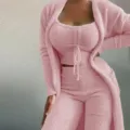 Γυναικείο χνουδωτό σετ loungewear 3 τεμαχίων με ζεστή ζακέτα, τοπ και παντελόνι σε ροζ χρώμα. - S / Σετ / Ροζ