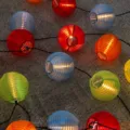 Cadena de luces LED solares coloridas con linternas de tela para decoración de exteriores. - Guirnalda de luces solar de 5m 20 LED con 8 funciones / Farolillos de colores