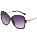 Damen Oversize Retro Sonnenbrille mit Farbverlauf lila Gläsern und Strass Stern Bügeln - Schwarzer Rahmen